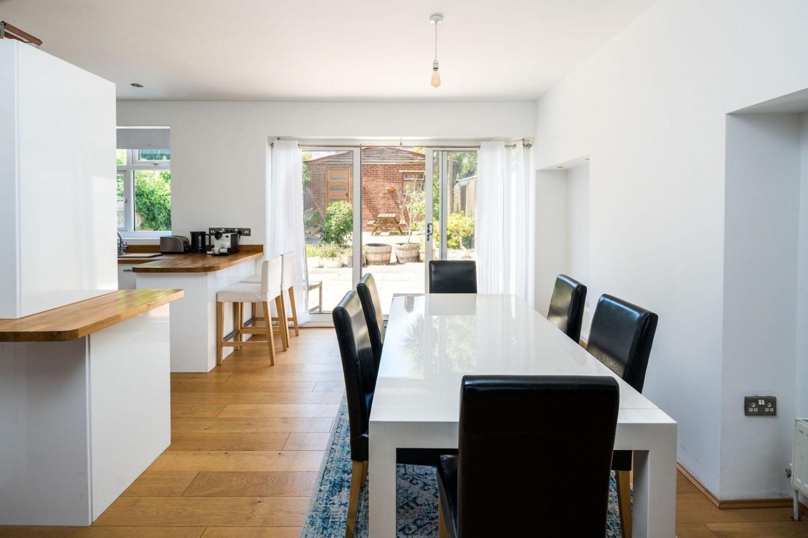 Villa Elegant 2Bd House With Garden And Decked Patio London Exterior foto