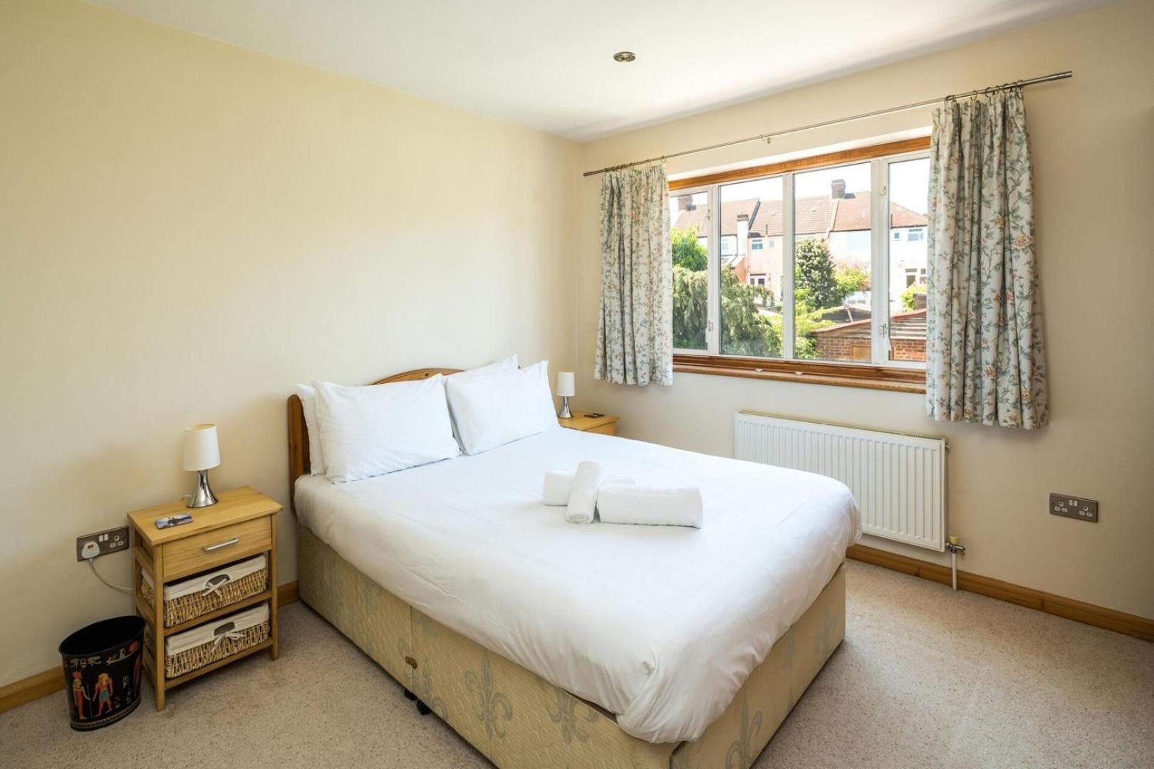 Villa Elegant 2Bd House With Garden And Decked Patio London Exterior foto